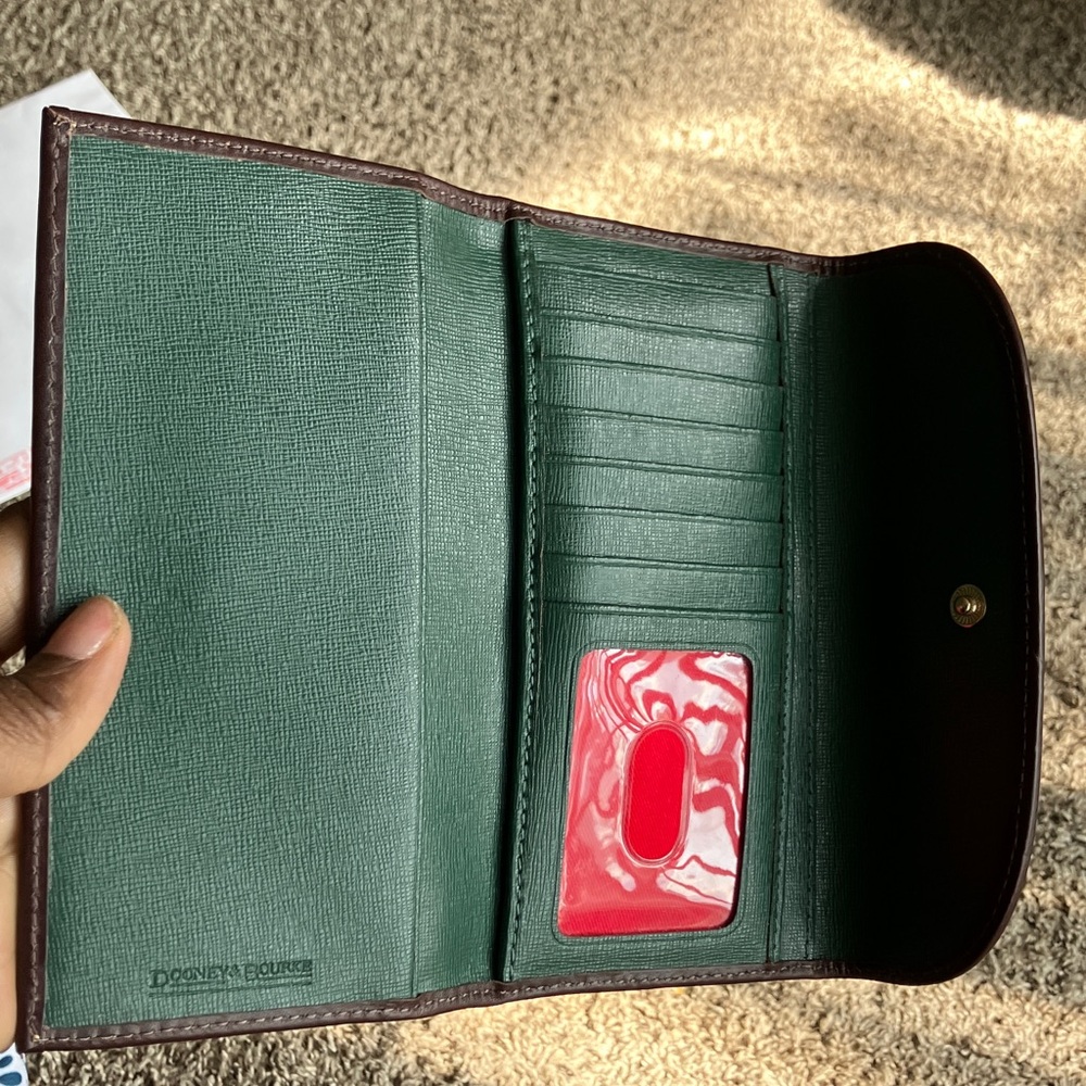 Dooney & Bourke Saffiano Continental Clutch Green/Brown - Picture 5 of 6